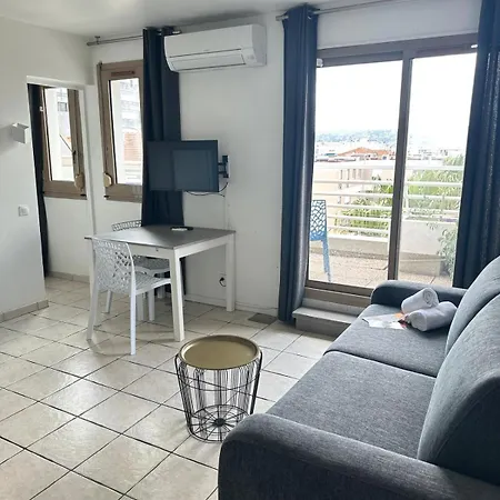 Graziella 606 Apartamento